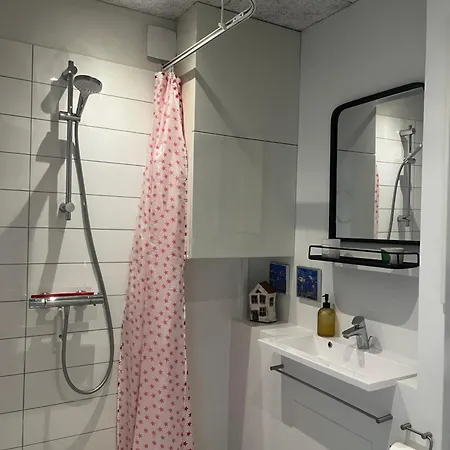 Anneks Med Eget Toilet Og Bad - Gratis Parkering *