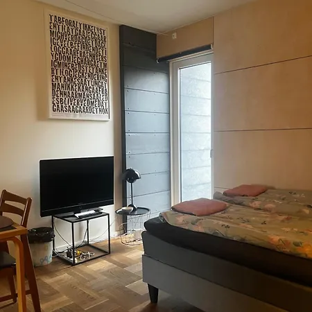 Anneks Med Eget Toilet Og Bad - Gratis Parkering Apartament *