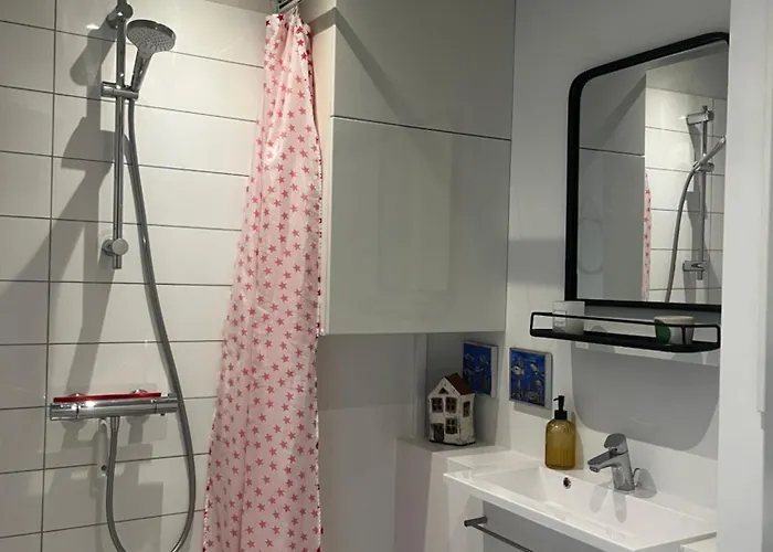 Anneks Med Eget Toilet Og Bad - Gratis Parkering *